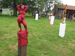HofKunst in Häger - 2013 - Rote Frau
